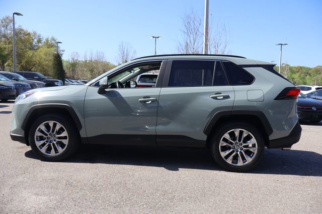 Used 2020 Toyota RAV4 XLE Premium image 5