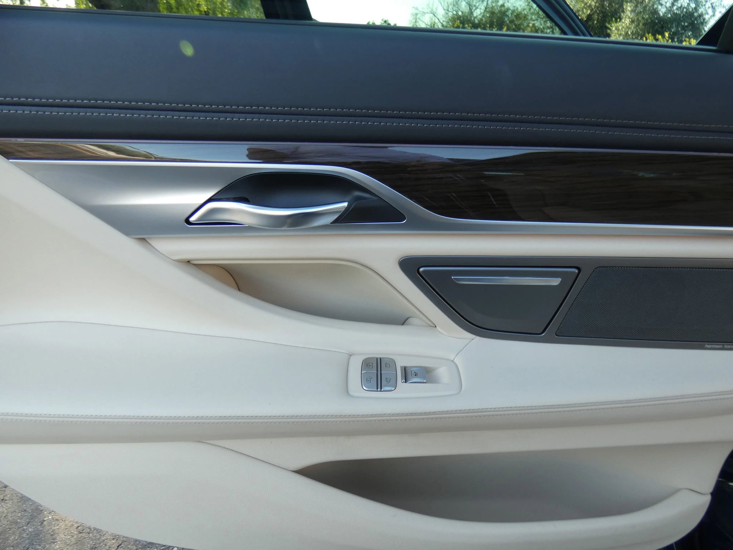 Used 2016 BMW 750i xDrive image 49