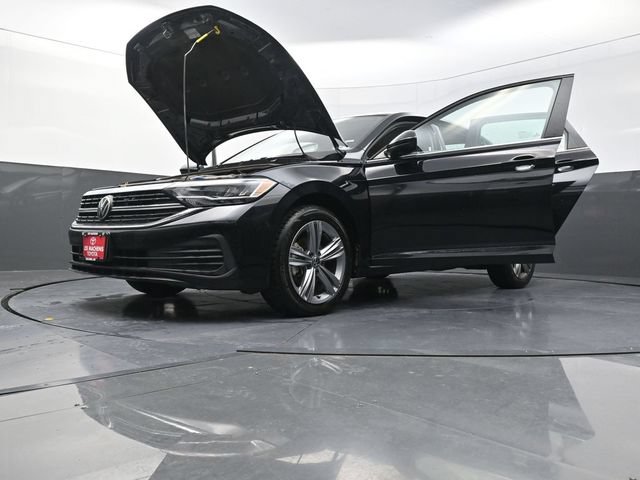 Used 2024 Volkswagen Jetta SE FWD image 41