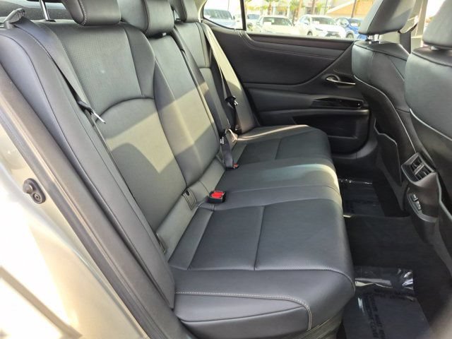 Used 2023 Lexus ES 300h w/ Premium Package FWD image 33