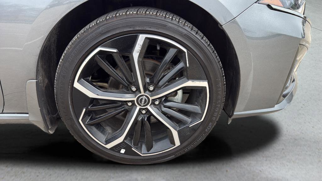 Certified 2025 Nissan Altima 2.5 SR image 12