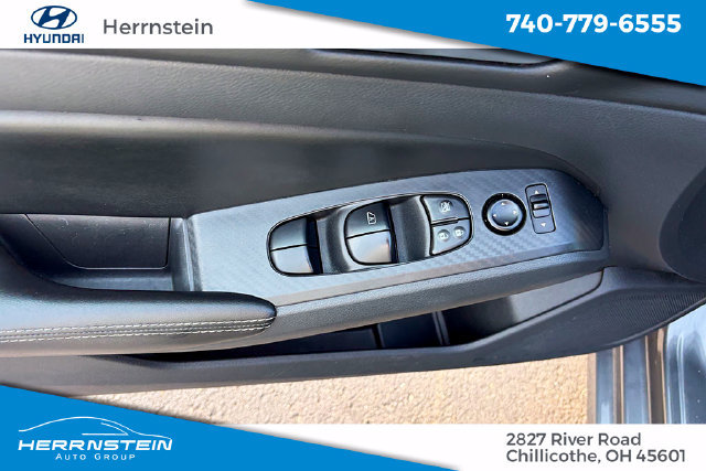 Used 2024 Nissan Altima 2.5 SV FWD image 8