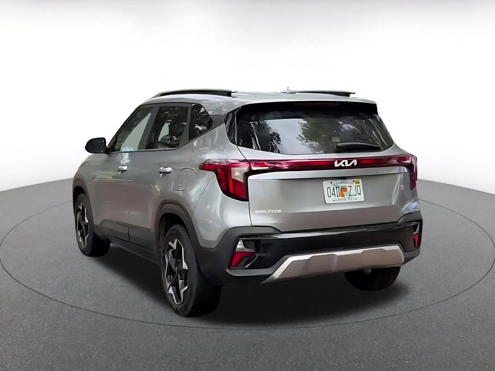 Used 2025 Kia Seltos S image 12