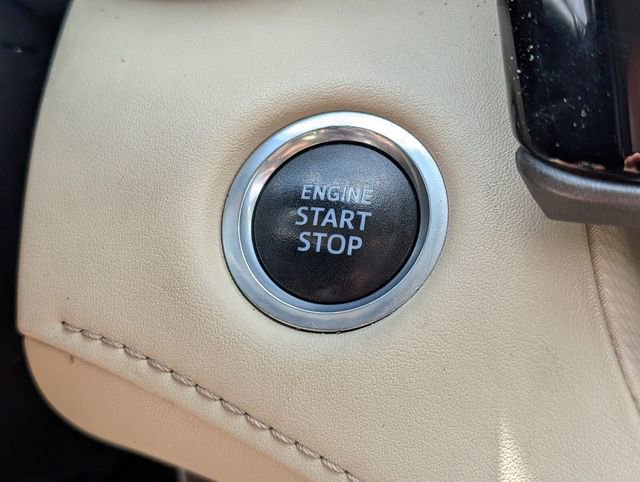 Used 2020 Toyota Highlander XLE image 31