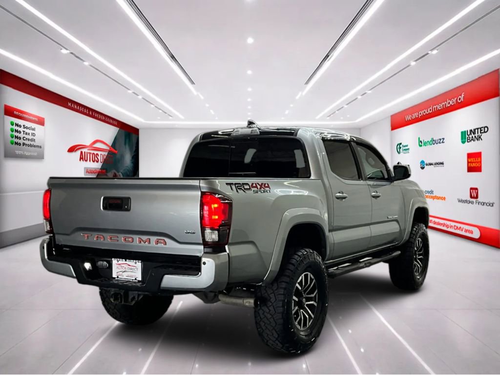 Used 2022 Toyota Tacoma TRD Sport w/ TRD Premium Sport Package AWD/4WD image 7