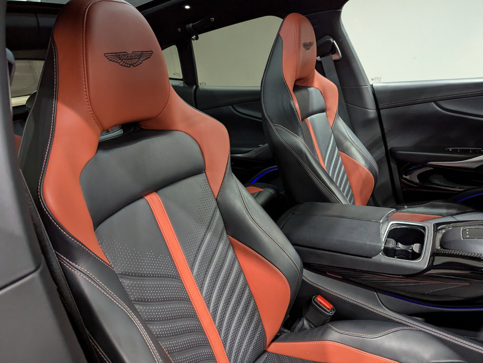 Used 2023 Aston Martin DBX 707 image 24