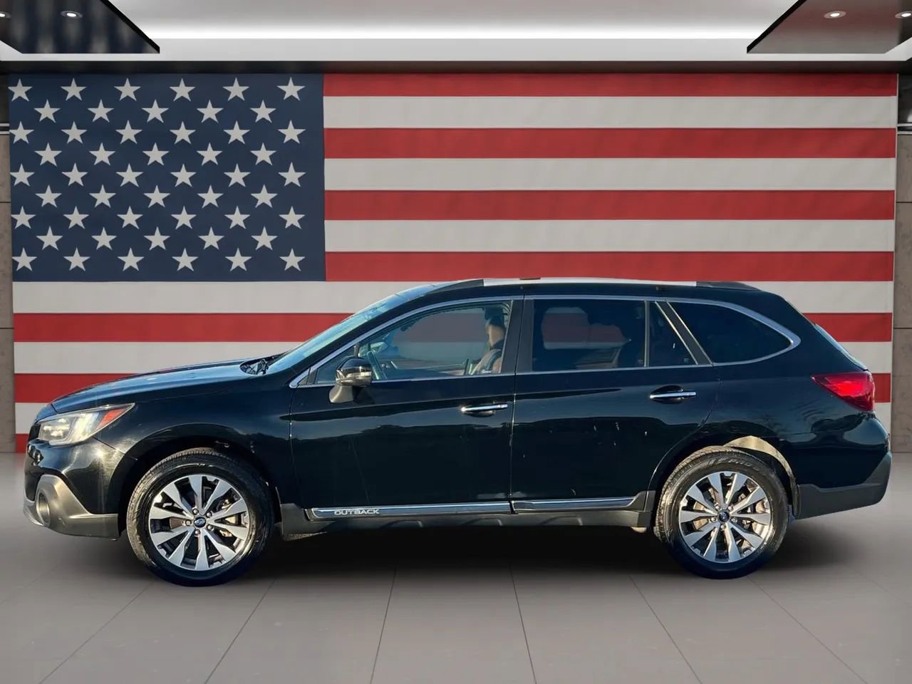 Used 2018 Subaru Outback 3.6R Touring w/ Popular Package #3 image 4