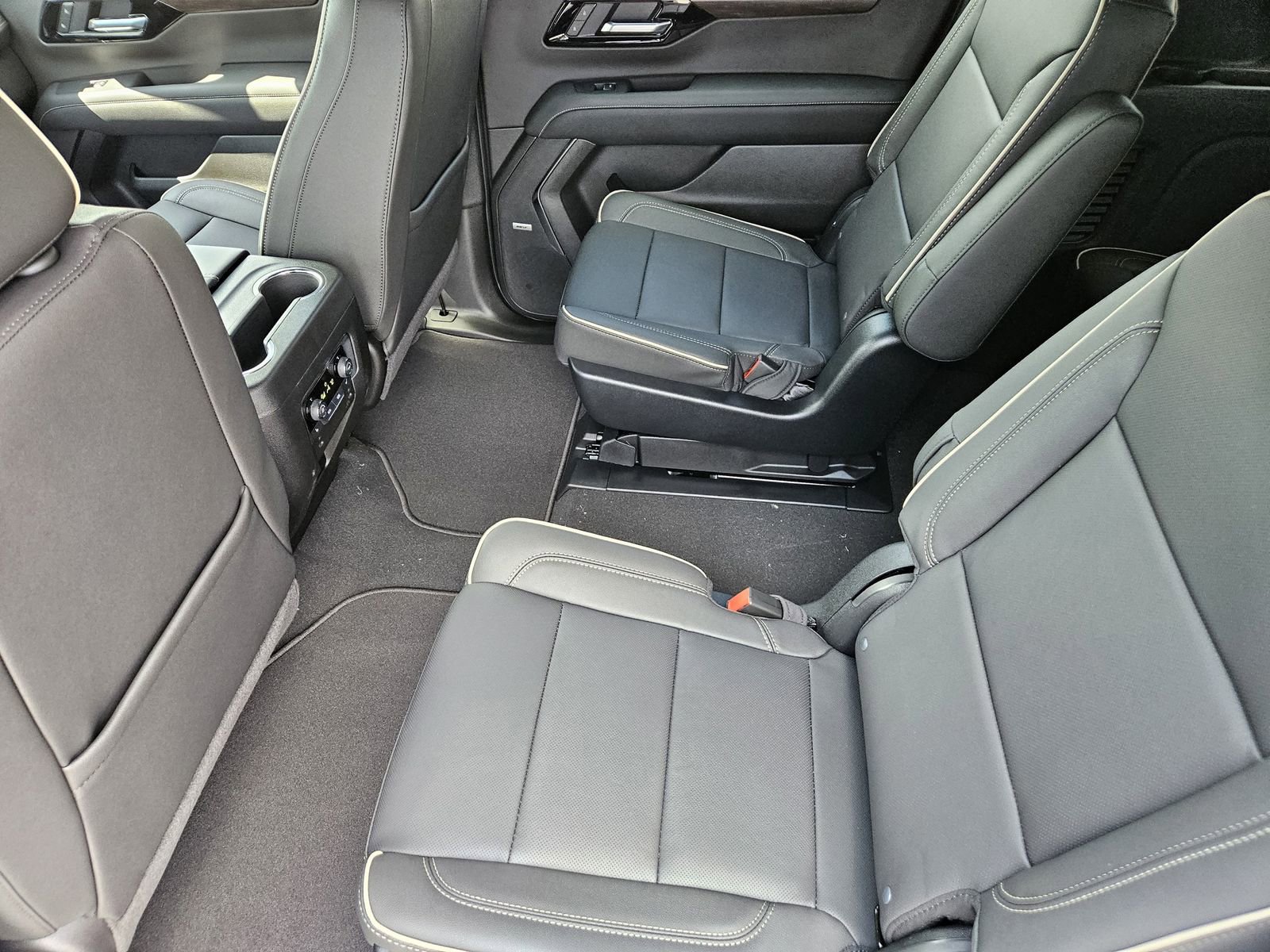New 2026 Chevrolet Suburban Premier w/ Sun And Tow Package image 30