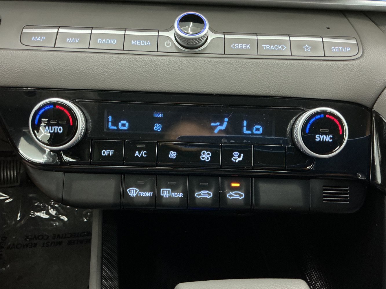 Used 2024 Hyundai Elantra Blue FWD image 37