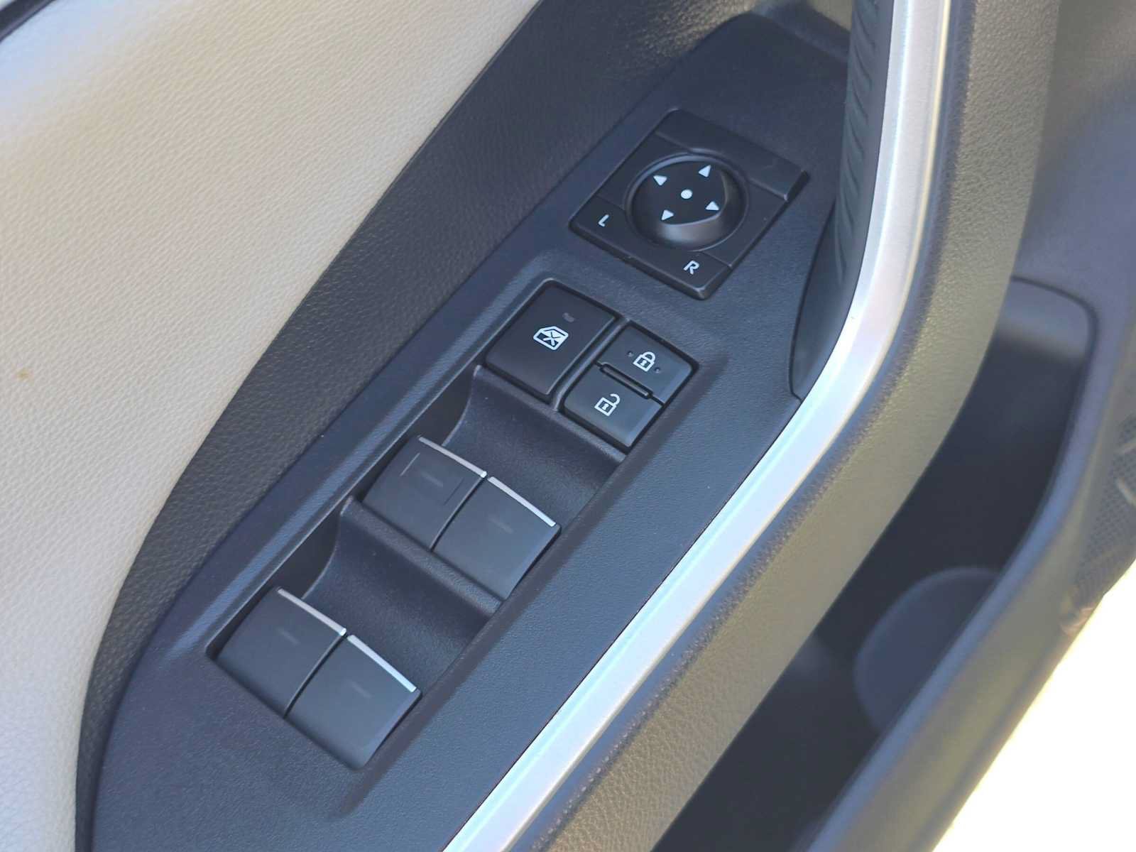 Certified 2022 Toyota RAV4 Limited AWD/4WD image 24