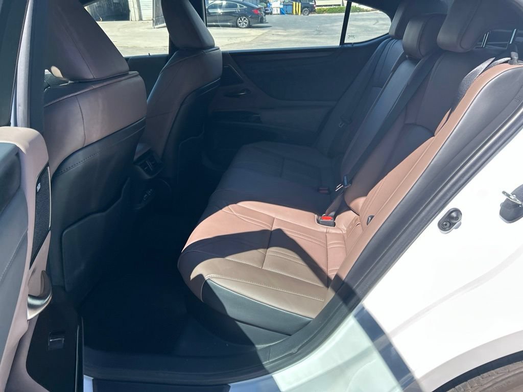 Used 2024 Lexus ES 300h w/ Accessory Package (Z1) FWD image 9