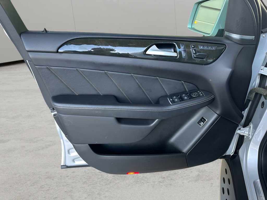 Used 2016 Mercedes-Benz GL 450 4MATIC image 9