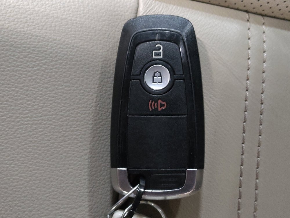 Used 2020 Ford EcoSport Titanium FWD image 32