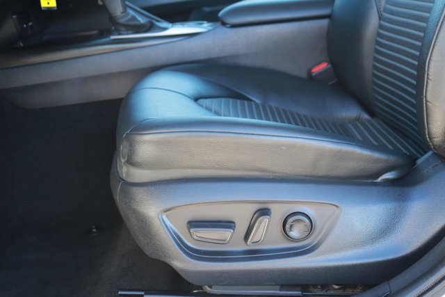 Used 2023 Toyota Camry SE image 9