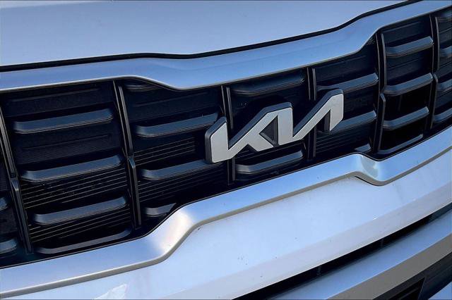 Used 2025 Kia Telluride S image 30