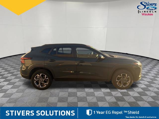 Used 2025 Chevrolet Trax LT FWD image 5