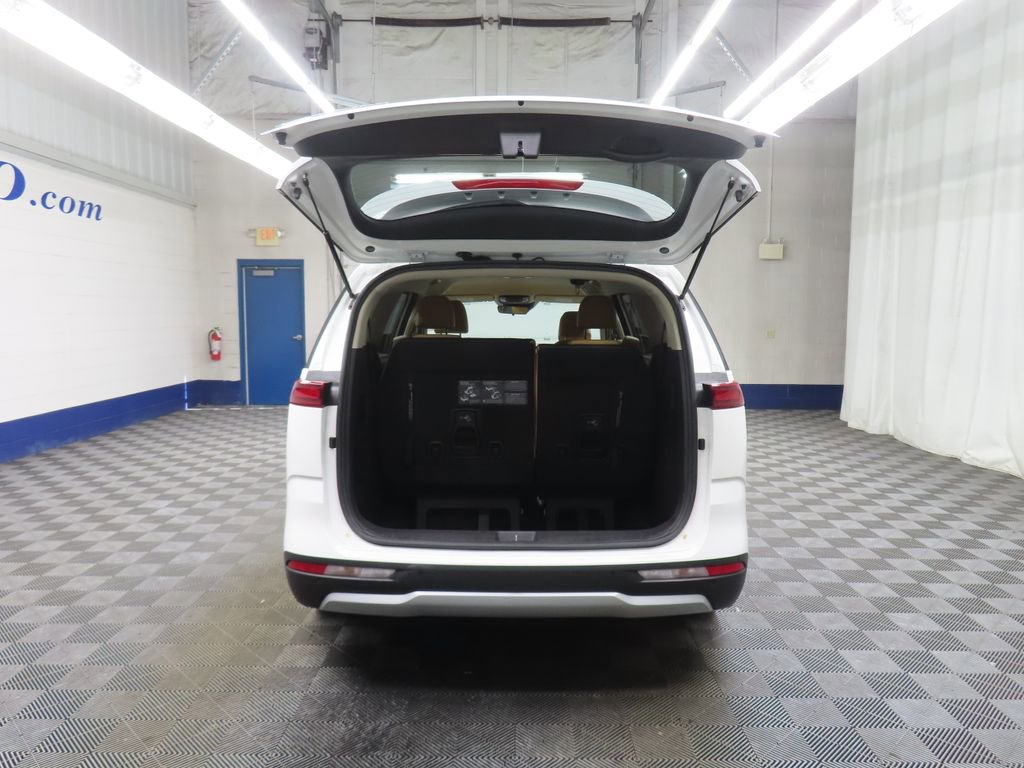 Used 2022 Kia Carnival LX FWD image 33
