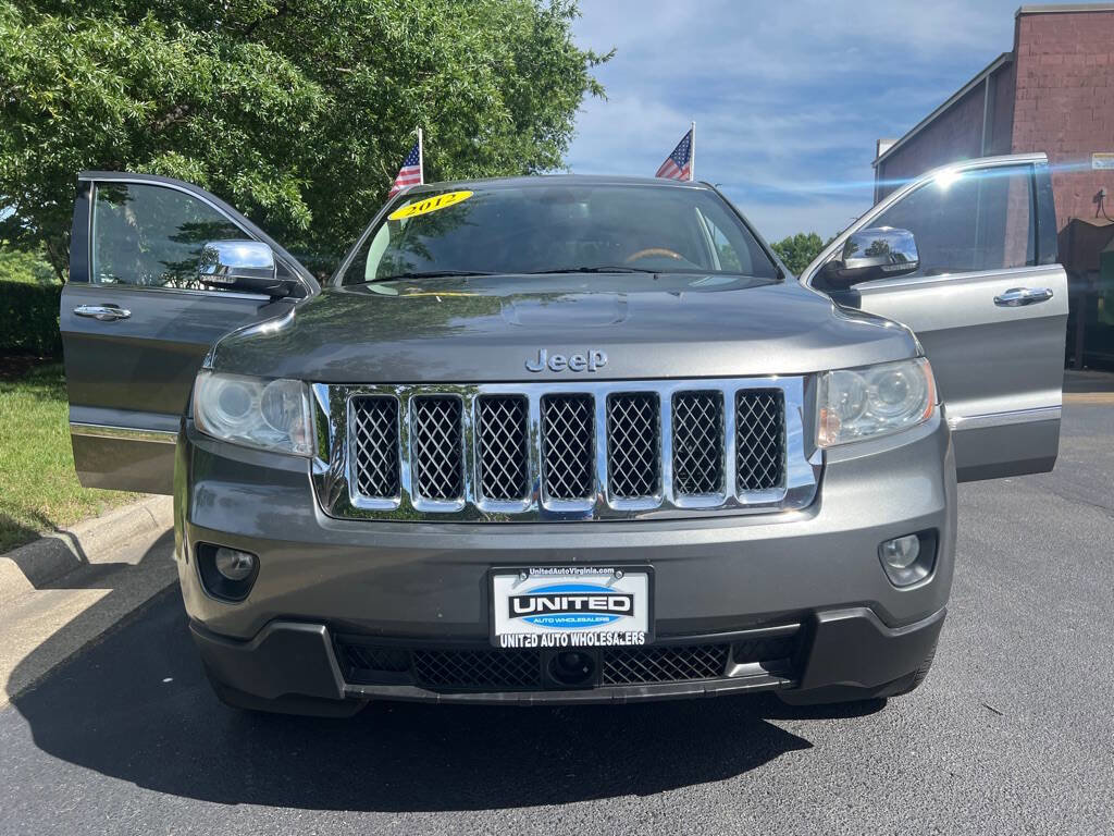 Used 2012 Jeep Grand Cherokee Overland w/ Trailer Tow Group IV image 8