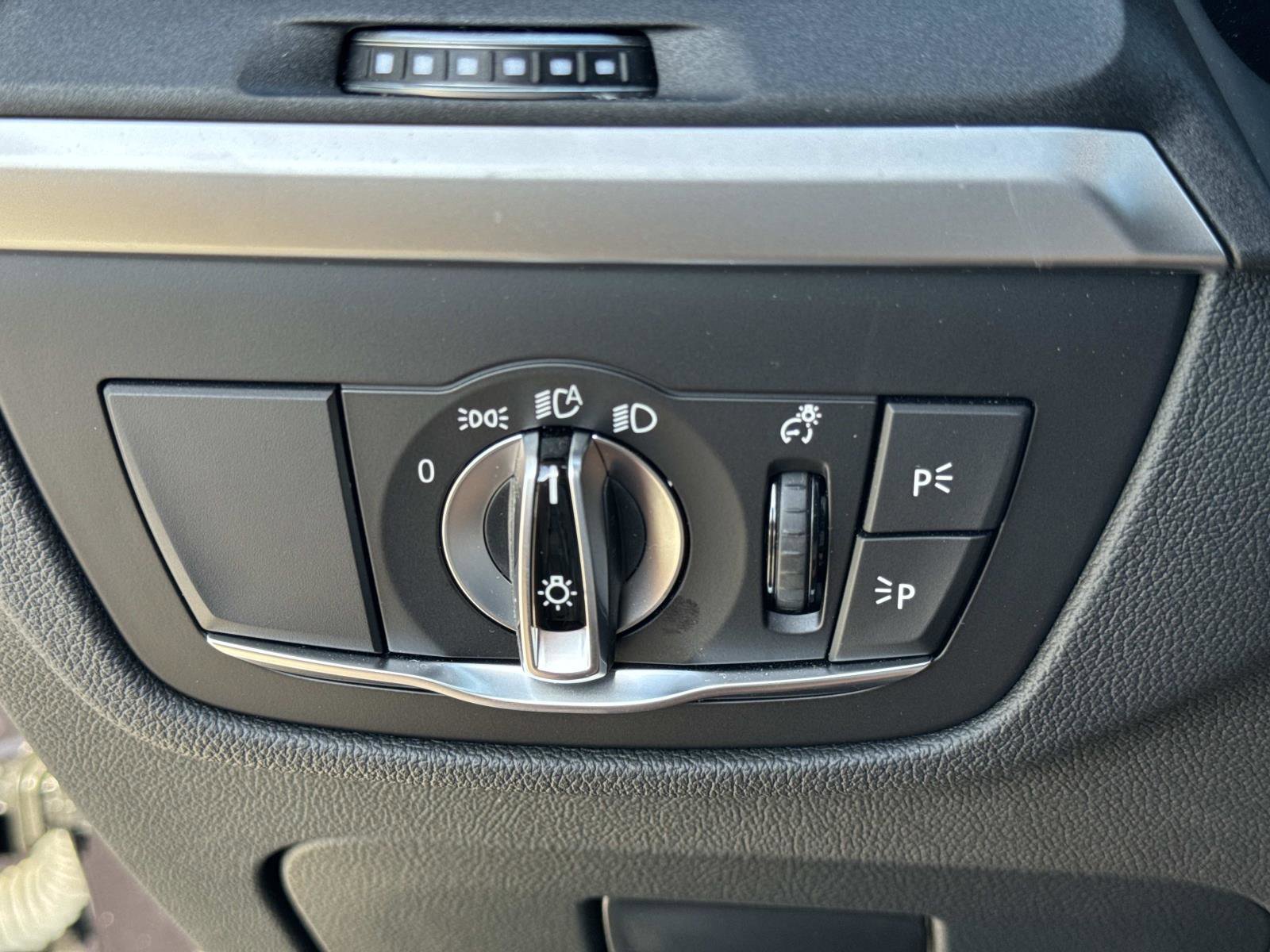 Used 2025 BMW X4 M40i image 32