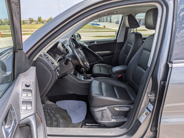 Used 2016 Volkswagen Tiguan S FWD image 17