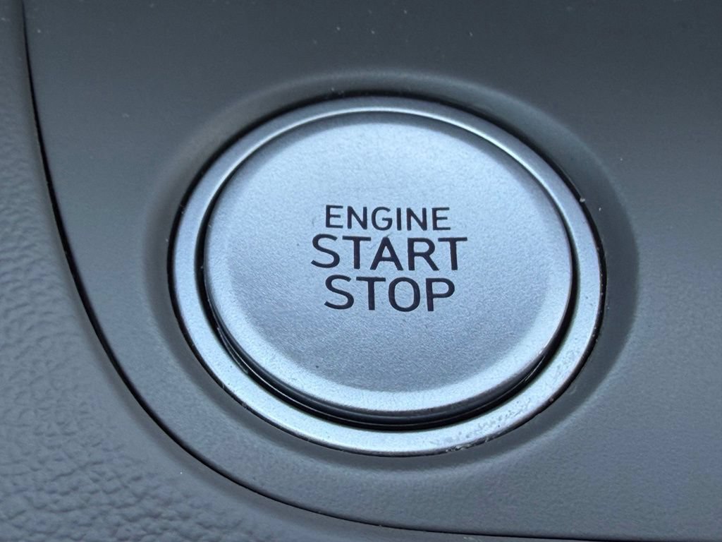 Used 2025 Hyundai Elantra SEL FWD image 20