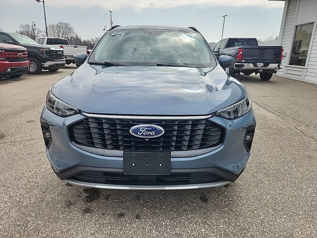 Used 2024 Ford Escape Platinum AWD/4WD image 2
