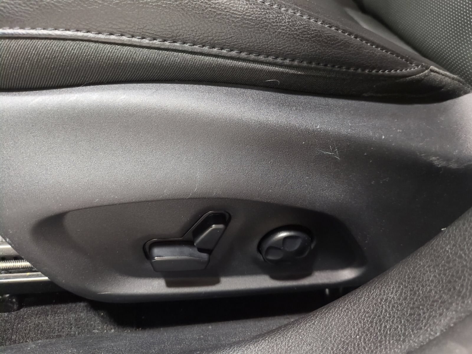 Used 2019 Jeep Compass Limited AWD/4WD image 17