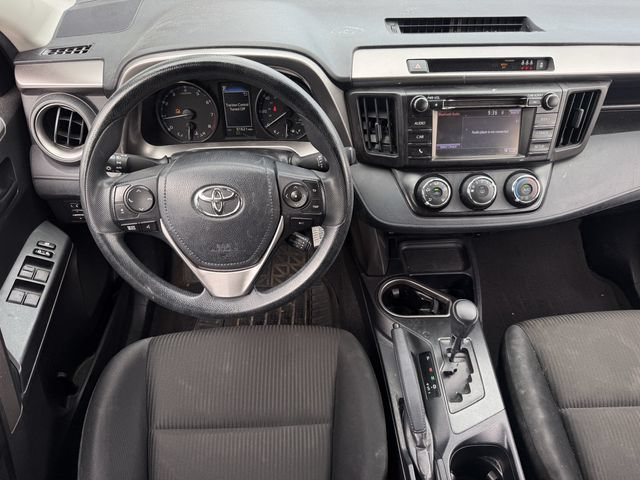 Used 2018 Toyota RAV4 LE FWD image 12