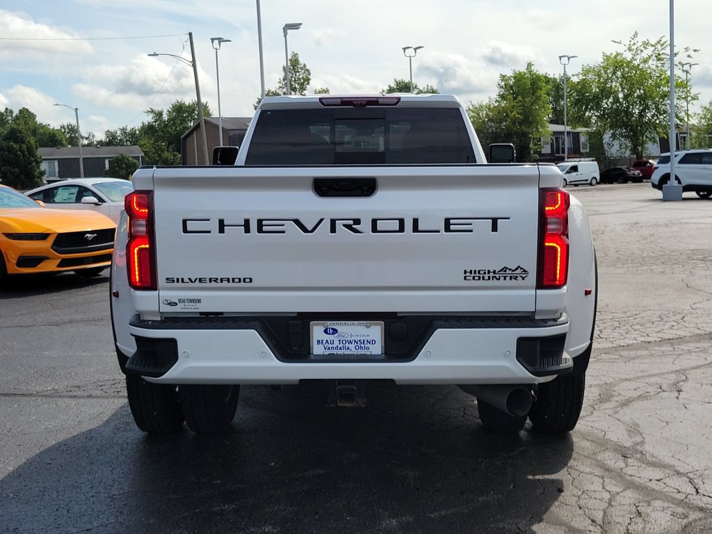 Used 2024 Chevrolet Silverado 3500 High Country w/ High Country Premium Package AWD/4WD image 5