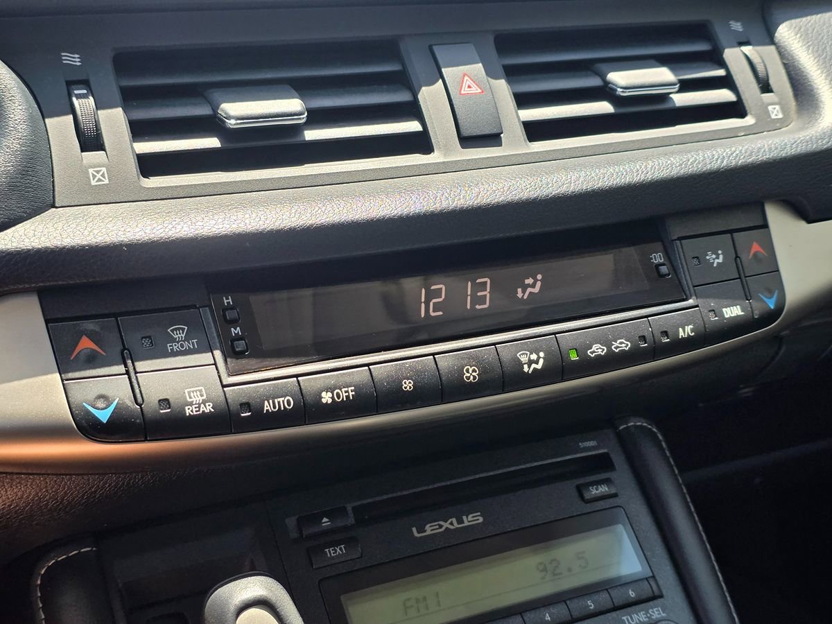 Used 2015 Lexus CT 200h FWD image 30