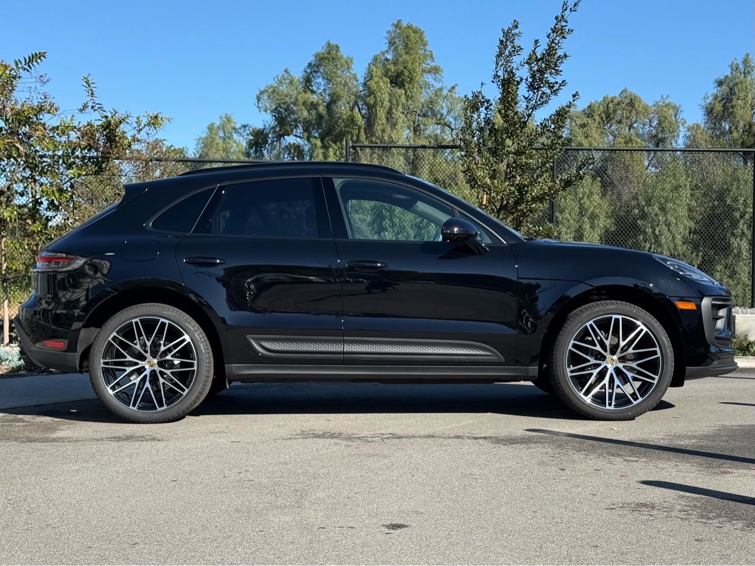 Used 2025 Porsche Macan image 8