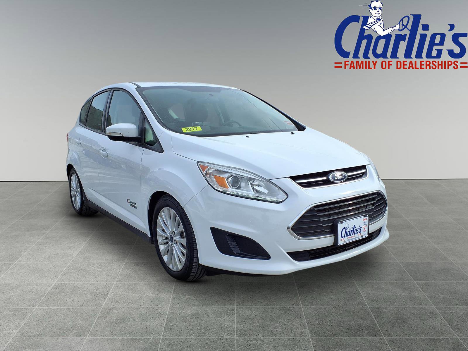 Used 2017 Ford C-MAX Energi SE w/ Cold Weather Package image 3