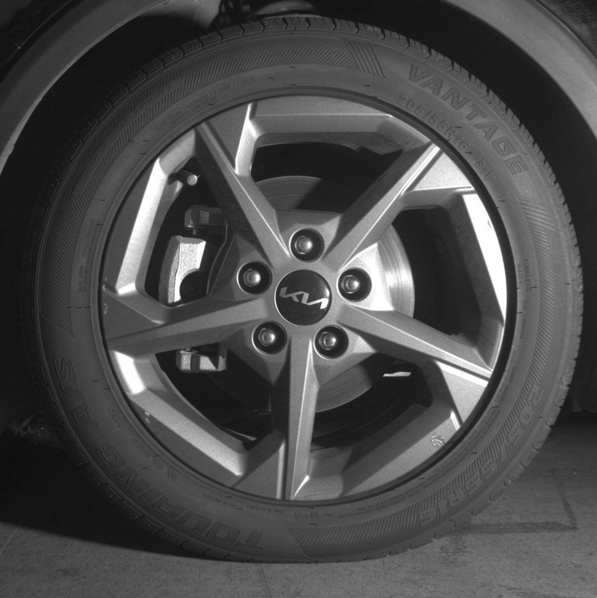 Used 2025 Kia K4 LXS image 12