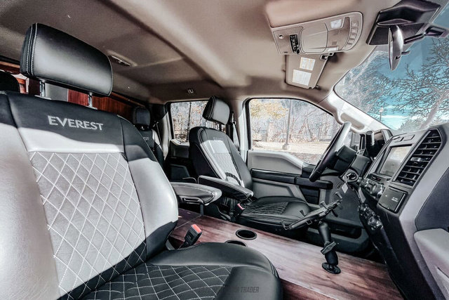 Used 2022 Ford F550 4x4 Crew Cab Super Duty w/ Power Equipment Group image 33