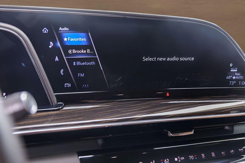 Used 2021 Cadillac Escalade Sport w/ Heavy-Duty Trailer Package image 16