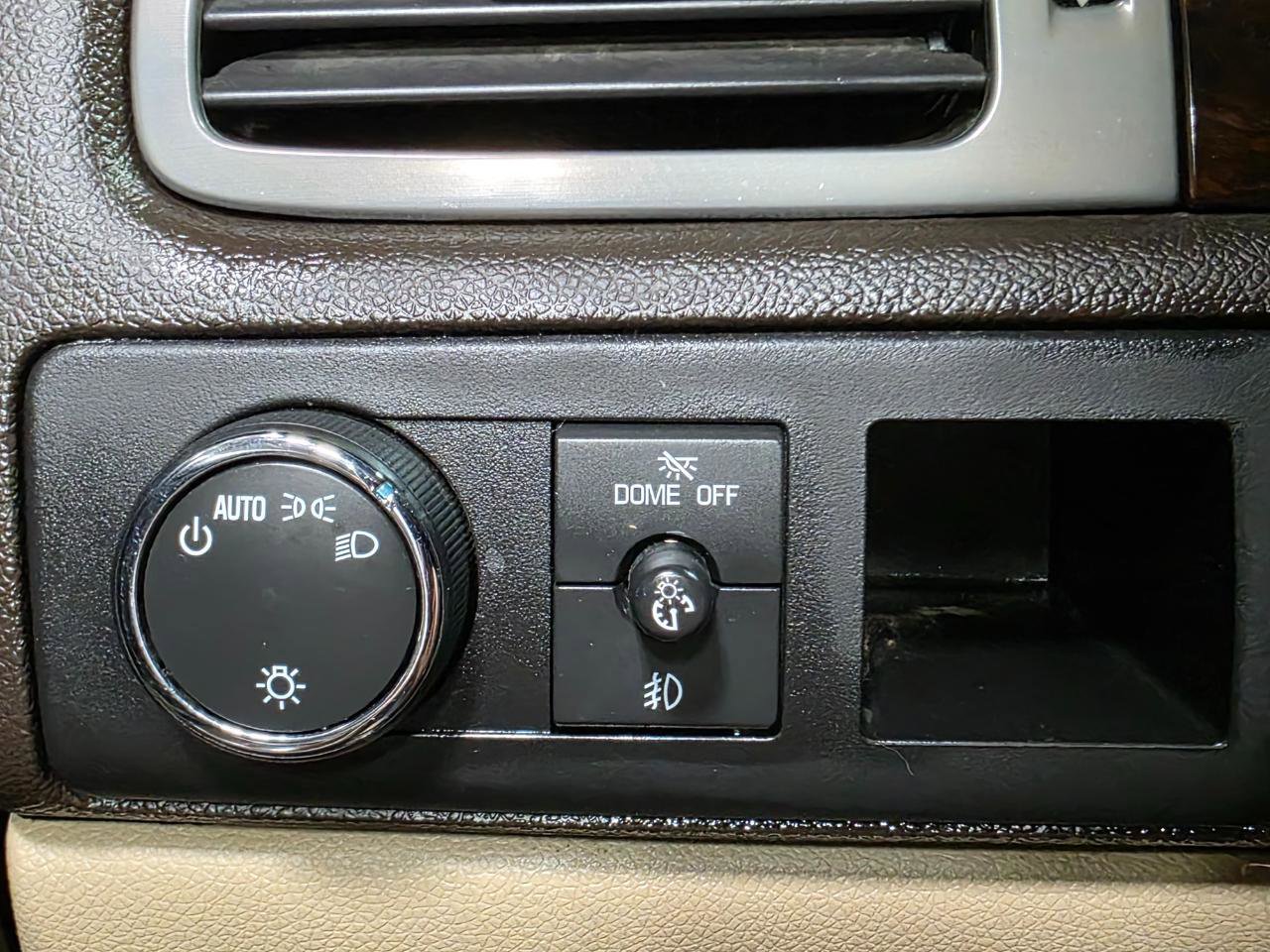 Used 2013 GMC Yukon Denali AWD/4WD image 39