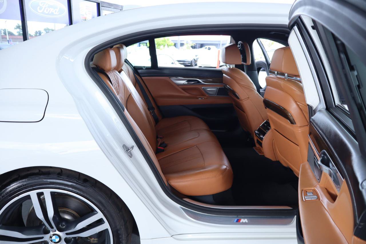 Used 2016 BMW 750i RWD image 33