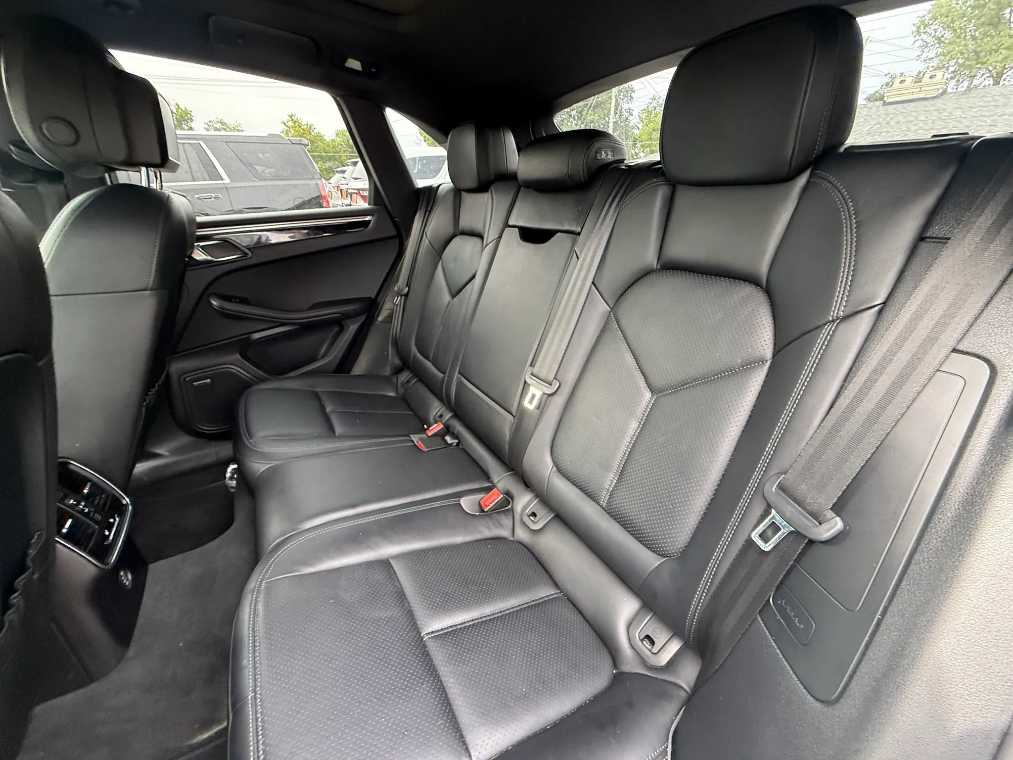 Used 2017 Porsche Macan S AWD/4WD image 12