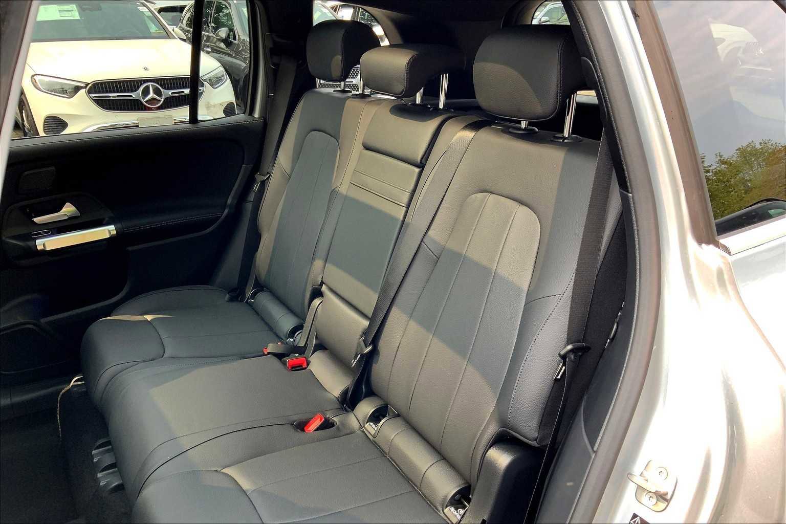 Certified 2026 Mercedes-Benz GLB 250 4MATIC image 13