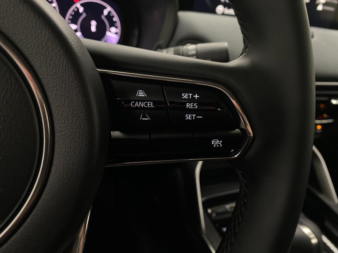 New 2025 MAZDA CX-90 Plug-In Hybrid w/ Preferred AWD/4WD image 17