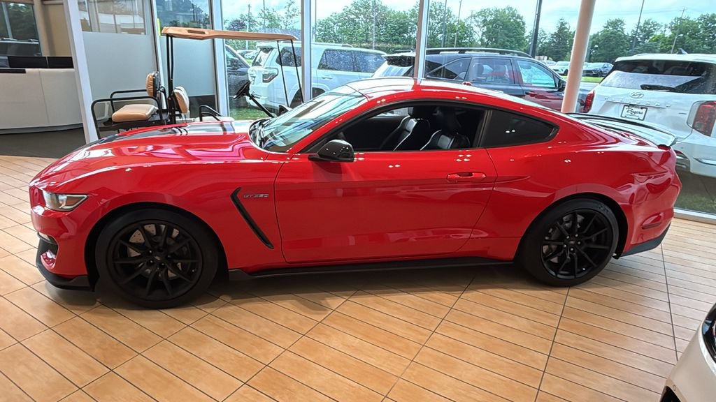 Used 2017 Ford Mustang Shelby GT350 RWD image 4