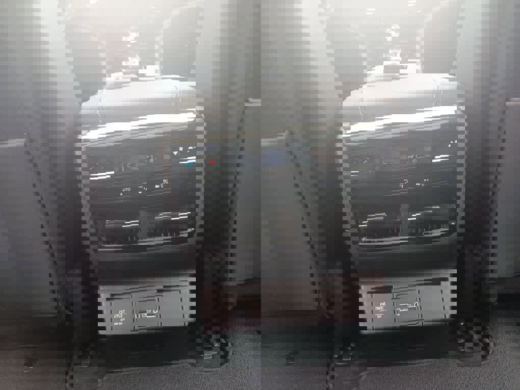 Used 2023 Acura MDX SH-AWD w/ Technology Package image 18