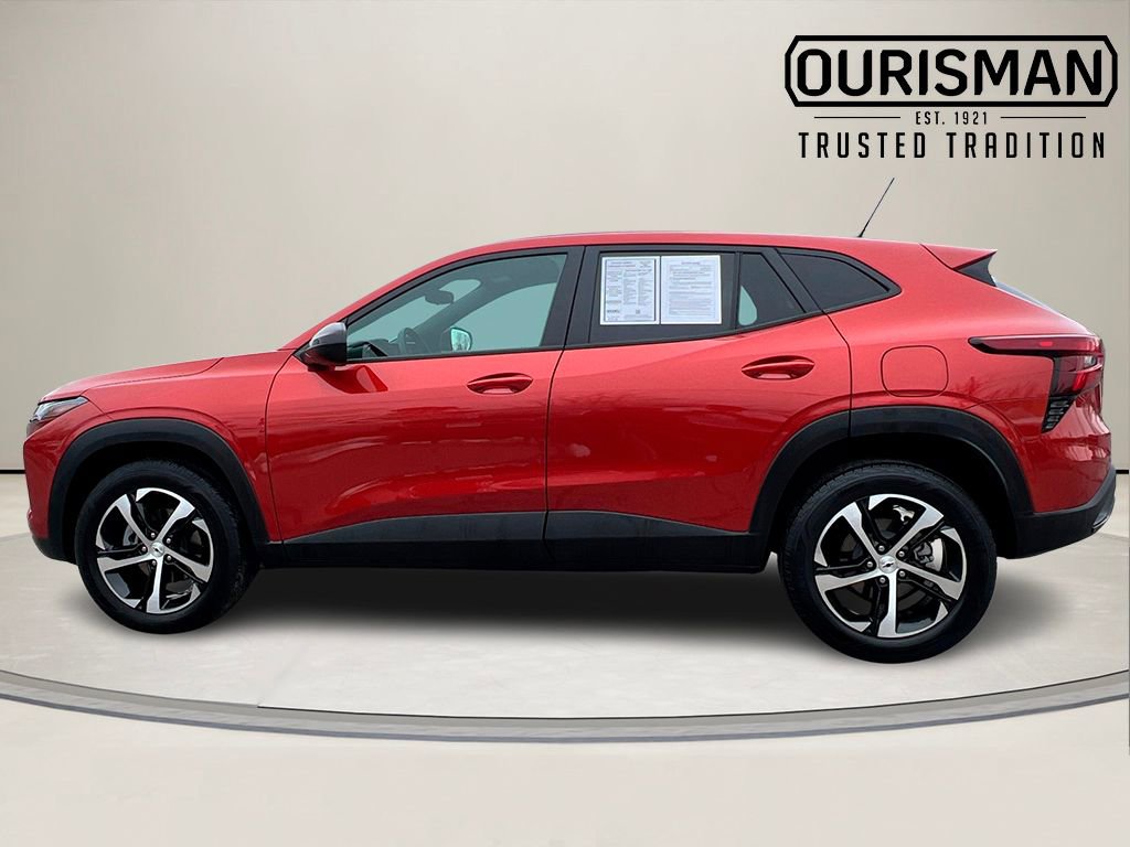 Used 2024 Chevrolet Trax RS w/ Driver Confidence Package image 3