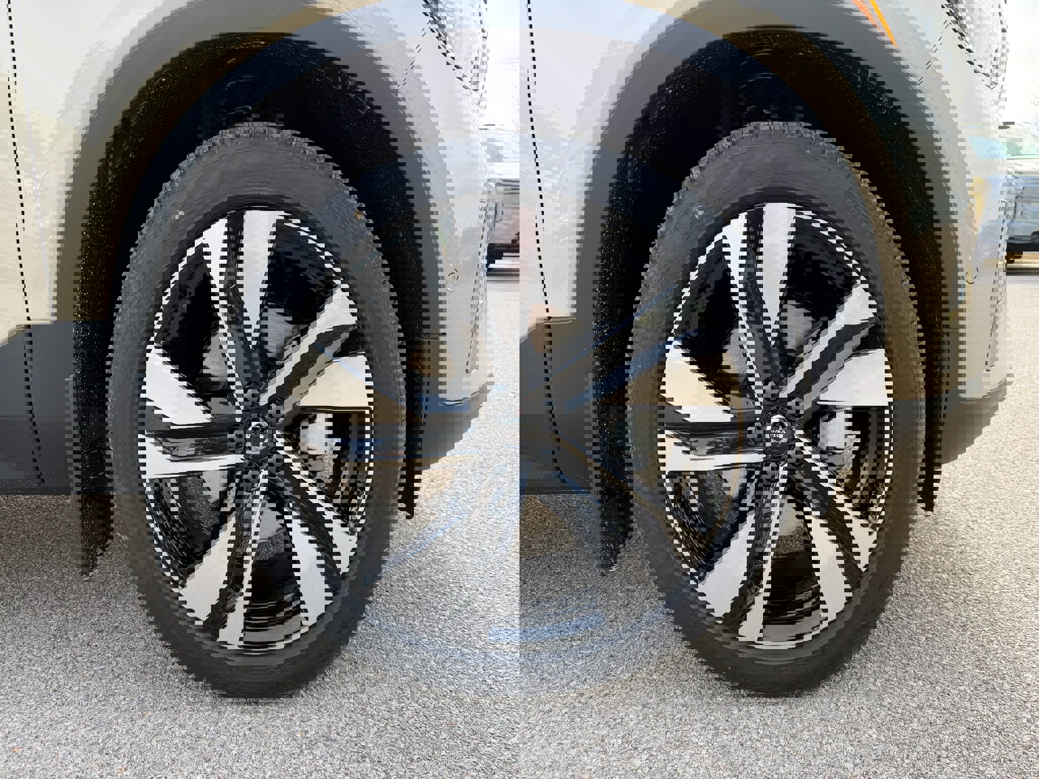 New 2026 Volvo XC40 B5 Plus w/ Climate Package image 7