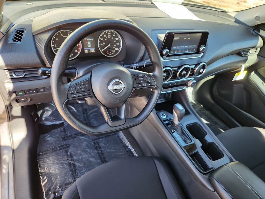 Used 2025 Nissan Sentra S image 9