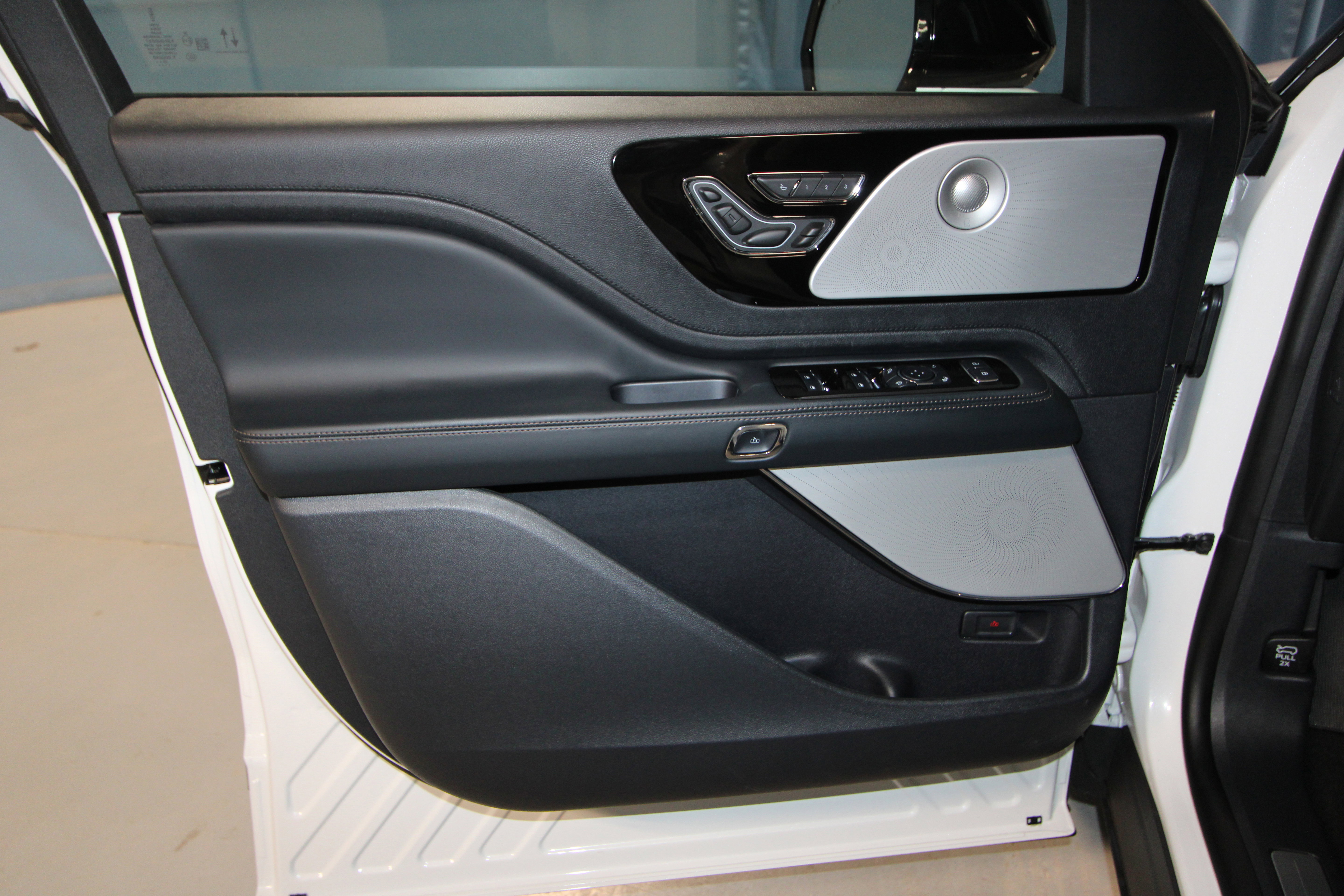 New 2026 Lincoln Aviator Reserve image 4