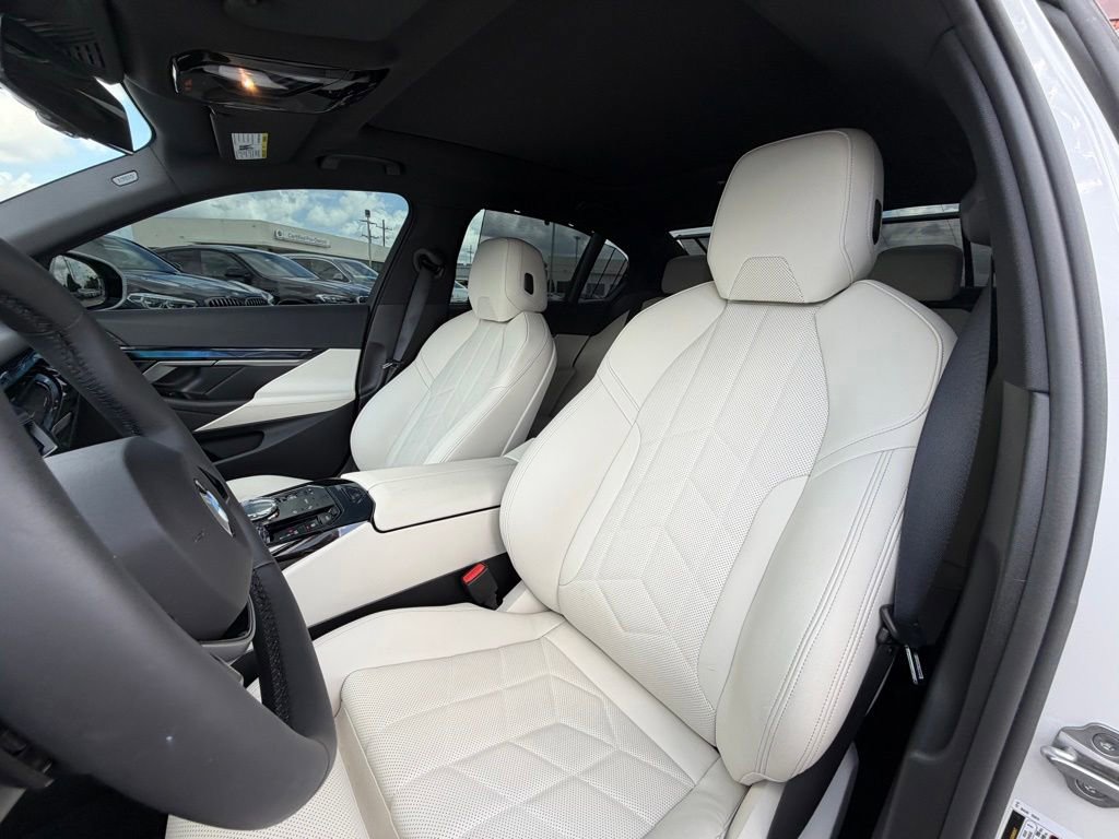 Certified 2026 BMW 540i xDrive w/ Executive Package AWD/4WD image 10