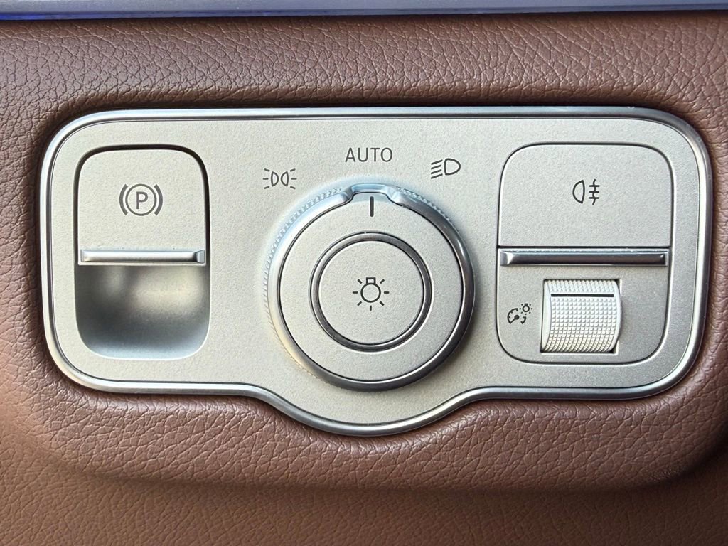 Used 2025 Mercedes-Benz GLS 450 4MATIC image 31