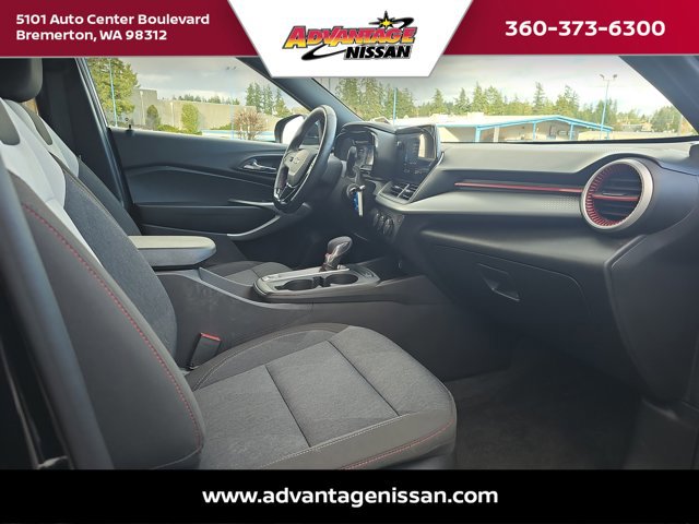 Used 2024 Chevrolet Trax RS FWD image 22