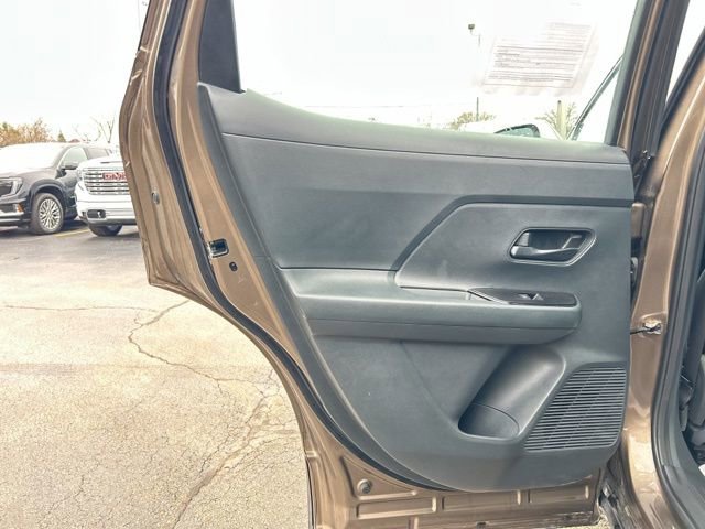 Used 2025 Nissan Kicks S image 11